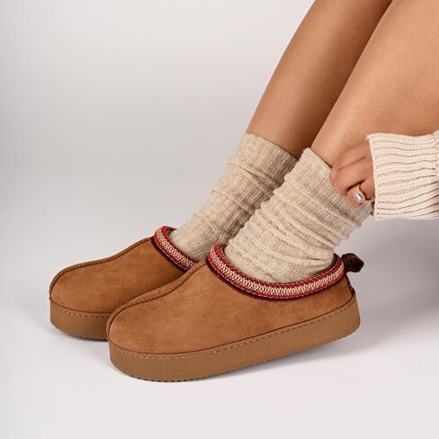 مجموعة Journee Collection Women's Connway Cushioned Platform Slippers Slippers in Saudi Arabia