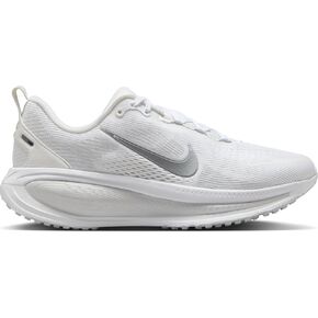 Nike Women's Fomero 18 Sneaker