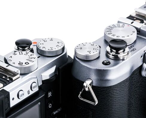 JJC Metal Thumb Grip Rest & Wastter Breaان لكاميرا Leica Q3 in Saudi Arabia