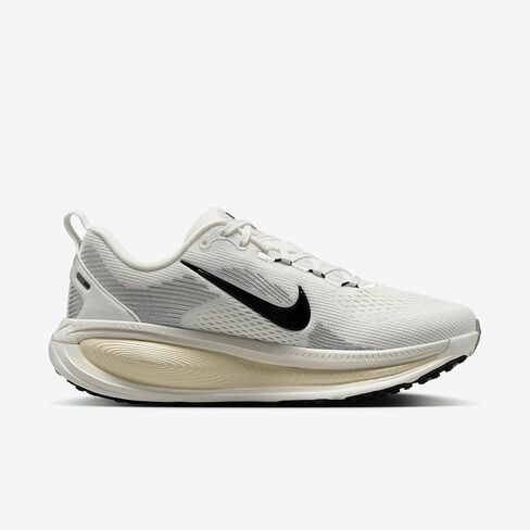Nike Women's Fomero 18 Sneaker in Kuwait