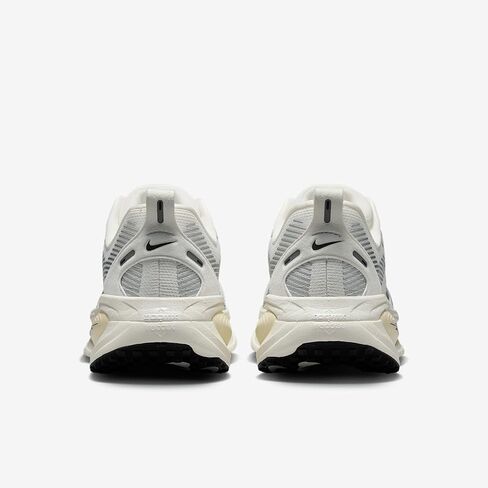Nike Women's Fomero 18 Sneaker in Kuwait