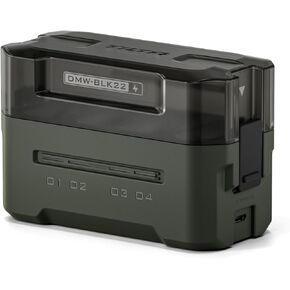 Tilta DMW -BLK22 محطة الشحن المحمولة - الأخضر | شحن 4 بطاريات ث/USB-C PD 45W شحن سريع | آمن لـ Lumix DC-S5 ، S5II ، S5iix ، S5M2 ، S5M2X ، S1RII ، GH6 ، GH6L ، GH5II ، G9M2