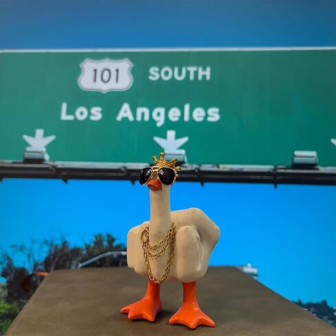 تمثال منحوتة من Finger Duck King Collectibles، تمثال راتنج بطة مضحك مع نظارات تاج صغير وقلادة، ديكور منزلي رائع، ملحقات السيارة مكتب المكتب المنزلي (أبيض وبرتقالي) in Saudi Arabia