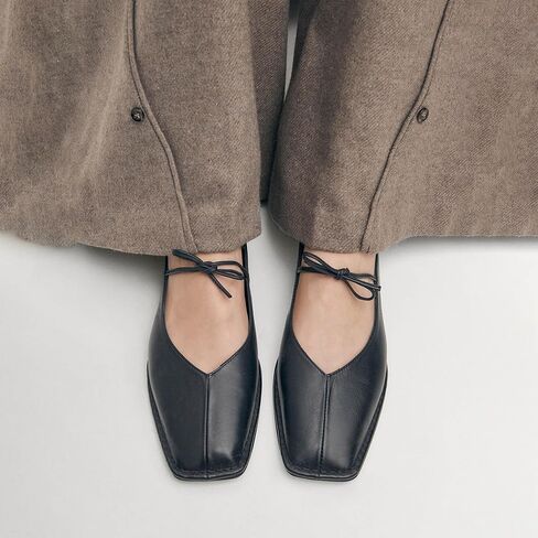 شقق الباليه الدانتيل للنساء القوس مربع إصبع القدم ماري جين فلاتس تنزلق على أحذية الباليه الجلدية in Kuwait