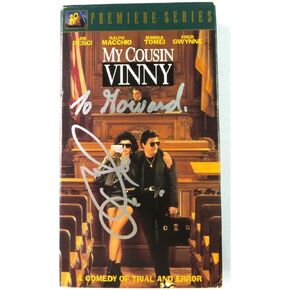 وقع جو بيسكي موقعة VHS تغطي ابن عمي فيني إلى هوارد باس AC56301