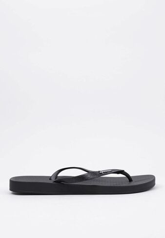 فليب إيبانيما للنساء يتخبط in Kuwait