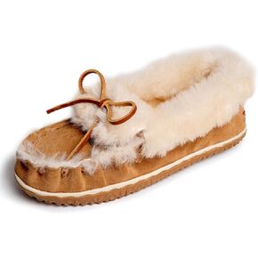 Minnetonka Ultimate Sheepskin Slipper – Indoor/Outdoor Slippers for Women with Hard Sole Design and Breathable Sheepskin