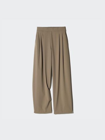 Uniqlo Ultra Stretch Wide Pants in Saudi Arabia