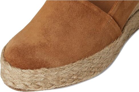 André Assous Women's Patti Wedge Sandal in Kuwait