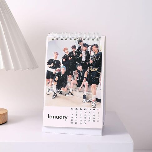 تقويم مكتب صغير لمجموعة K-pop-Idol الكورية 2024-12 تقويم سطح المكتب الشهري للأطفال الضالين٪، يمتد من يناير 2024 إلى ديسمبر 2024، 18.5 * 11 سم، هدية لابنة المعجبين in Kuwait