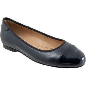 Trotters Women's Clara Ballet Flat