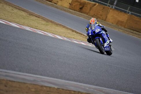 Tamron SP 70-300mm F/4-5.6 Di VC USD for Nikon - International Version (No Warranty) in Saudi Arabia