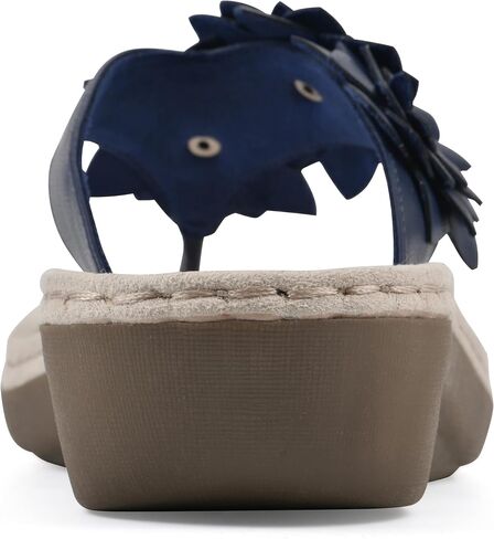 المنحدرات من White Mountain Women's Content Ploral Sandal in Kuwait