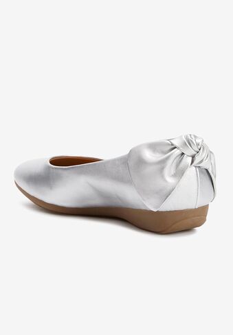 ComfortView Women's The Delia Slip on Flat (عرض واسع) in Kuwait
