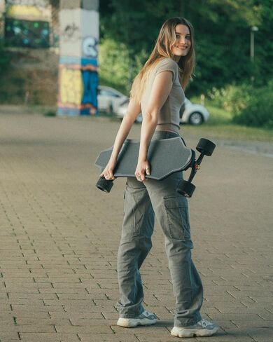 X1 Max Electric Skateboard with Remote, 28 Mph Top Speed & 18 Miles Range, 440 LBS Max Load, Stealth Deck Design, IP55 Waterproof, Electric Longboard for Adults ＆Teens Beginners in Saudi Arabia