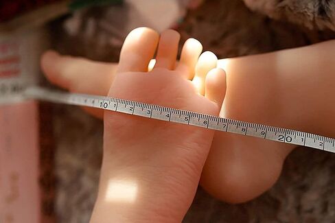 Baby Silicone Feet Model Mannequin Baby Shoe Sock Display Model Full Silicone Filled Foot Photography Props(Rightfoot) in Saudi Arabia