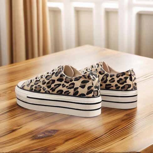 طباعة Leopard Y2K Sneakers Womens Strawberry Fashion Canvas Sneakers مع أحذية سميكة صيف سميكة الربيع الجمالية in Kuwait
