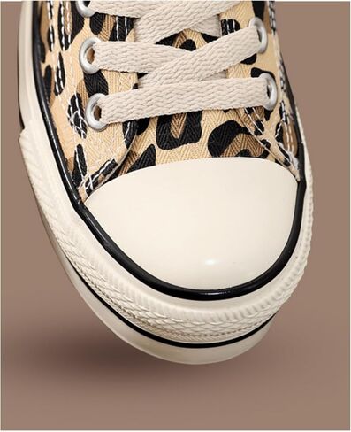 طباعة Leopard Y2K Sneakers Womens Strawberry Fashion Canvas Sneakers مع أحذية سميكة صيف سميكة الربيع الجمالية in Kuwait