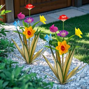 Metal Agave Plant Outdoor Decoration Outdoor Garden Decoration Daffodils Flowers Mexican Yard Art Daffodils Flowers Decorative Garden Gift (red)