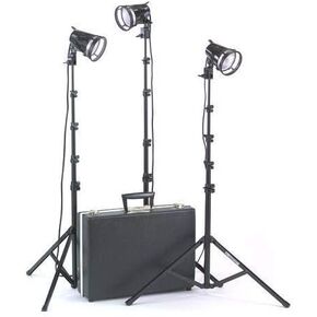 Smith-Victor K2RA 3 700SG Quartz Light, 1800-Watt Location Kit with 650 Attache Carrying Case.