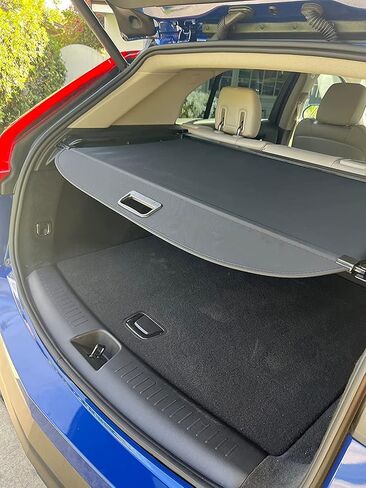 غطاء شحن قابل للسحب متوافق مع كاديلاك XT4 2019-2024 شاشة خصوصية خلفية لتخزين السيارة وصندوق الأمتعة وواقي ظل أمان مضاد للسرقة (نمط ألياف الكربون) in Kuwait