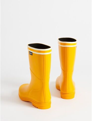 حذاء المطر الكلاسيكي للسيدات in Kuwait