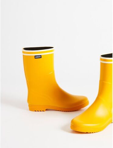 حذاء المطر الكلاسيكي للسيدات in Kuwait