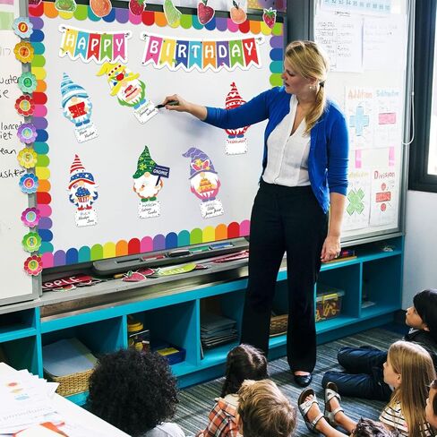 مجموعة 35 قطعة من ديكورات لوحة الإعلانات للفصل الدراسي - قطع جنوم عيد ميلاد سعيد مع حواف قوس قزح لتزيين لوحات الإعلانات للفصول المدرسية والمعلمين in Kuwait