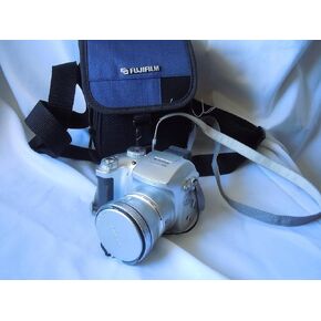 Fujifilm FinePix 3800 3MP Digital Camera w/ 6x Optical Zoom (Renewed)