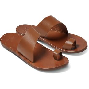 Beek Finch All-Leather Toe Ring Sandal for Women ، وتصميم زلة مصنوعة يدويًا ، ويتميز بكعب مقبول ومطاط من أجل الراحة