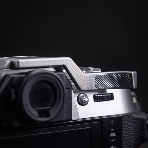 Hot Shoe Thumb Up Finger Grip Handle Metal Anti Slip Suitable for Fu ji XT50 Camera(Sliver) in Kuwait