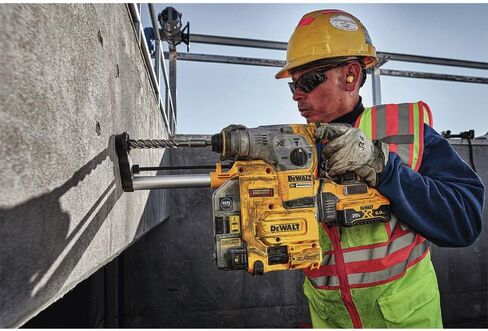 DEWALT Onboard Dropear Hammer Extractor لمدة 1-1/8 بوصة SDS بالإضافة إلى المطارق (DWH304DH) in Saudi Arabia
