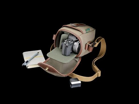 حقيبة كاميرا صغيرة بيلينجهام 72 (قماش أسود/جلد أسمر) in Kuwait