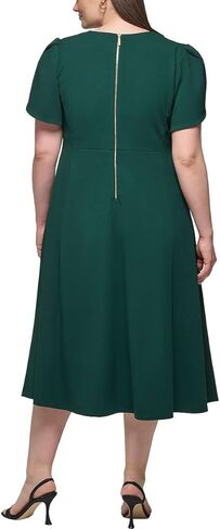 فستان نسائي من Calvin Klein برقبة دائرية وأكمام قصيرة من التوليب in Kuwait