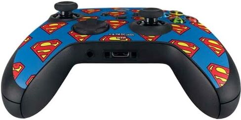 Skinit Schecal Gaming Gaming Concertible مع وحدة تحكم Xbox Series X - Superman Superman 2025 Superman & Krypto مشاهدة The Earth Design in Kuwait