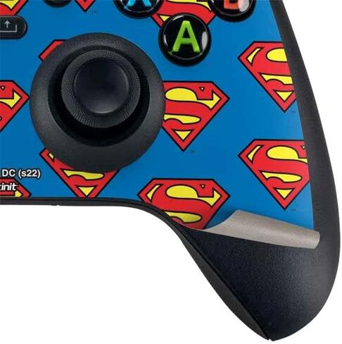 Skinit Schecal Gaming Gaming Concertible مع وحدة تحكم Xbox Series X - Superman Superman 2025 Superman & Krypto مشاهدة The Earth Design in Kuwait