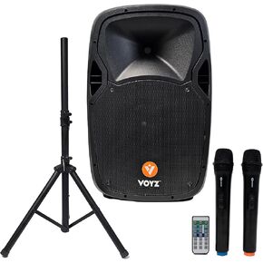 Voyz 15 "نظام مكبر صوت بلوتوث المحمول - 1000W مكبر صوت لاسلكي مع مضخم صوت 15 بوصة - مكبر صوت مثالي للحفلات الكاريوكي مع بطارية قابلة لإعادة الشحن ، ومشغل USB/SD MP3 ، وموقف ثلاثي القوائم وميكروانيكيين لاسلكيان