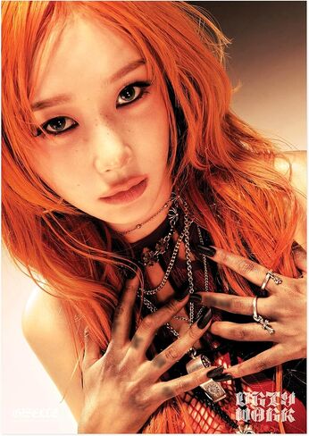 AESPA الرسمية Merch Dirty Work A4 صورة in Kuwait