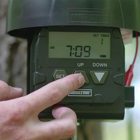 Moultrie Pro Hunter II Hanging Feeder in Kuwait