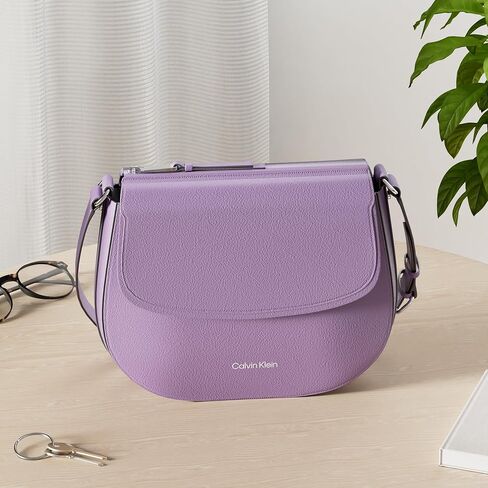 كالفن كلاين شنطة كروس نوفيلتي من بيلا in Kuwait