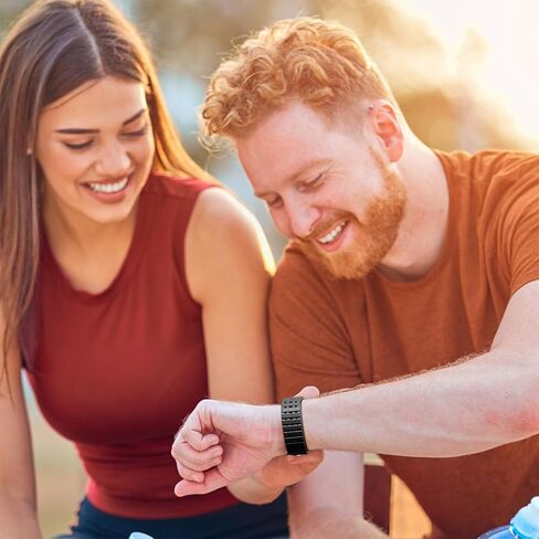 Watchband Magnetic متوافق مع Fitbit versa 3 فرق للرجال والنساء ، حزام بديل للرياضة الخفيفة الوزن القابلة للتنفس لـ Fitbit Versa 4/Sense 2/Sense in Kuwait