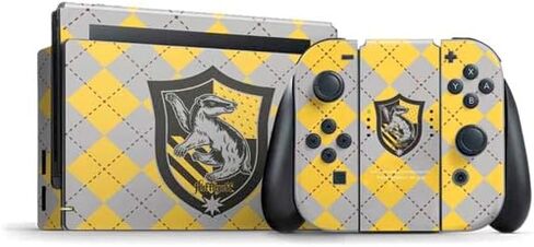 ألعاب Skinit Scenit Gaming متوفرة مع حزمة Nintendo Switch - World World World Harry Potter Hufflepuff Crest in Kuwait