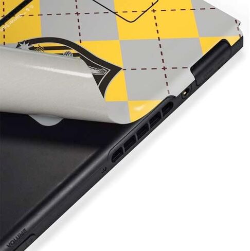 ألعاب Skinit Scenit Gaming متوفرة مع حزمة Nintendo Switch - World World World Harry Potter Hufflepuff Crest in Kuwait