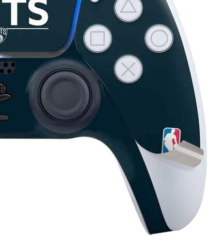 Skinit Skinit Gaming Gaming Skiner مع وحدة تحكم PS5 - NBA Brooklyn Nets المرخصة رسميًا in Kuwait