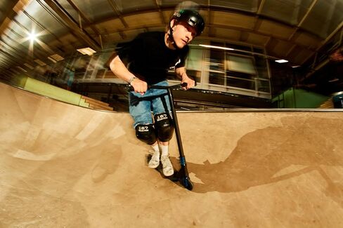 سكوتر تشيلي ريبر عالي الجودة للاستخدام في عمر 13 سنوات فما فوق، عجلات 110 مم، قضيب حديد مقوى، ضغط تشيلي سبايدر هيك، تم تجميعها مسبقًا in Kuwait