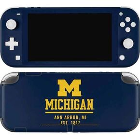 ألعاب Skinit Scenit Gaming متوفرة مع Nintendo Switch Lite - التصميم الأصفر بجامعة ميشيغان المرخصة رسميًا