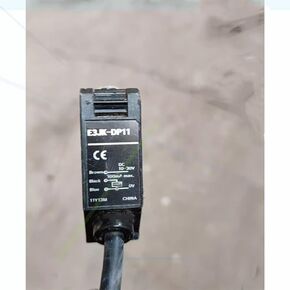 E3JK-DP11 Diffusion Reflector Sensor Optical Switch
