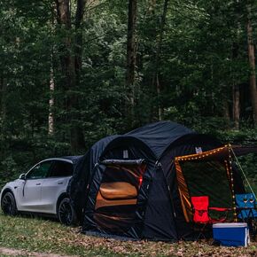 Tesloid.com Camping Tent Gen 2 for Tesla Model Y - تجربة التخييم النهائية!