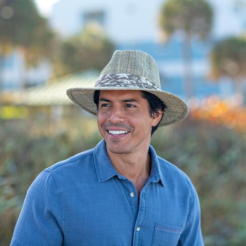 Dos Sombras Matte Seagrass Straw Safari Hat in Kuwait