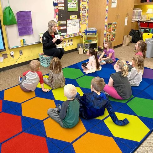 سجادة LIVEBOX السداسية للأطفال للفصول الدراسية، سجادة الفصول الدراسية قابلة للغسل للمدرسة والحضانة، سجاد ملون لمنطقة الفصول الدراسية للأطفال غير قابل للانزلاق لتعلم الرعاية النهارية، 13'x7'5 بوصة (مقاعد-24) in Kuwait